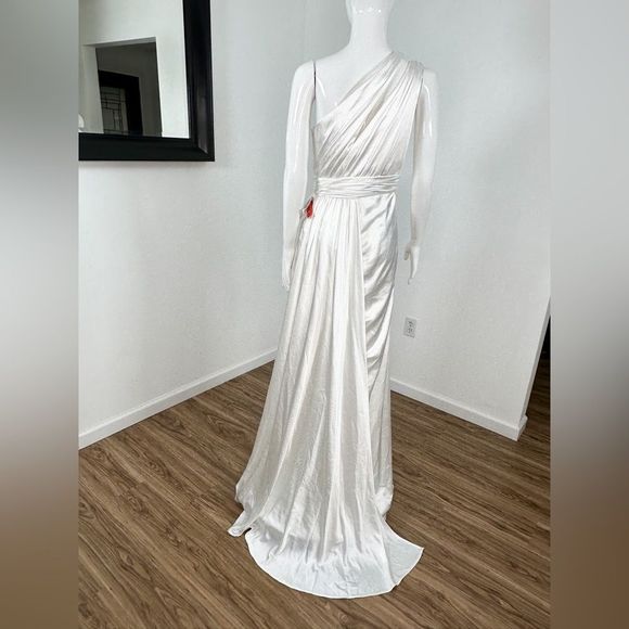 🔥🔥 Mac Duggal Draped One Shoulder Gown - Picture 7 of 12